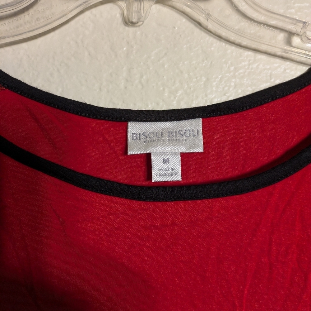 Bisou Bisou Women's Red Lace Sleeve Top Size Medium - Picture 4 of 5